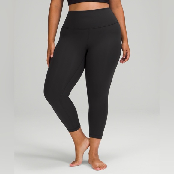 lululemon athletica Pants - Lululemon Wunder Under High Rise Crop 23” leggings - Size: 6, Color: Black